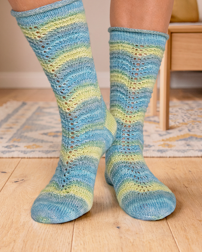 Anleitung Socken im Wellenmuster