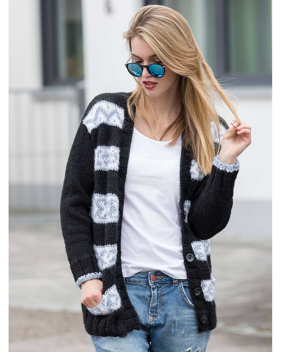 Jacket and hat with inset knitting pattern