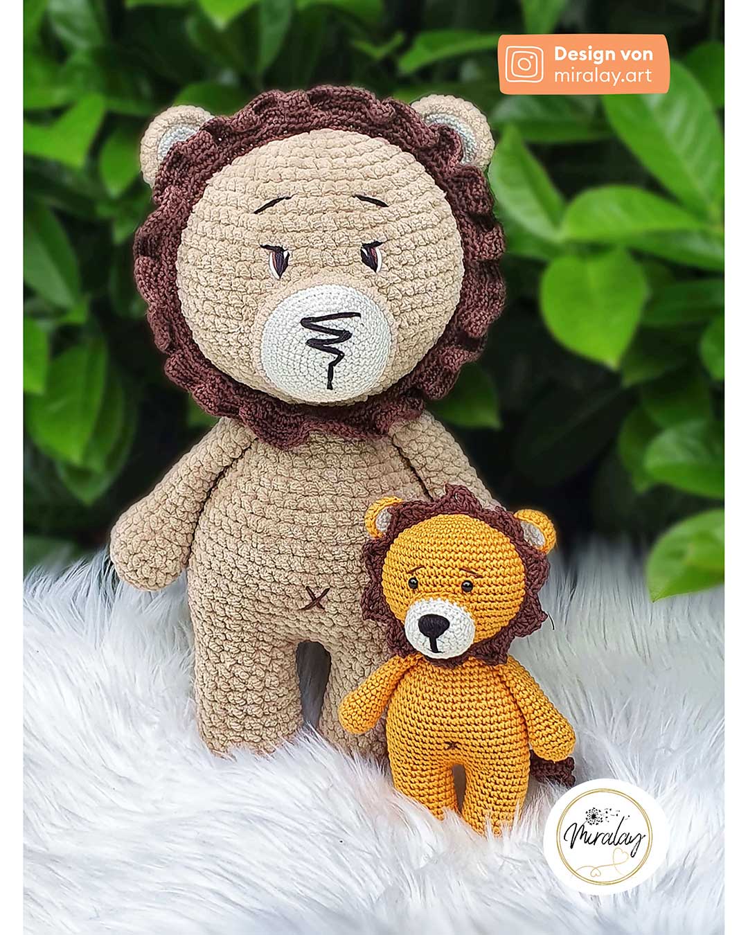 Amigurumi lion Paul made of chenille yarn