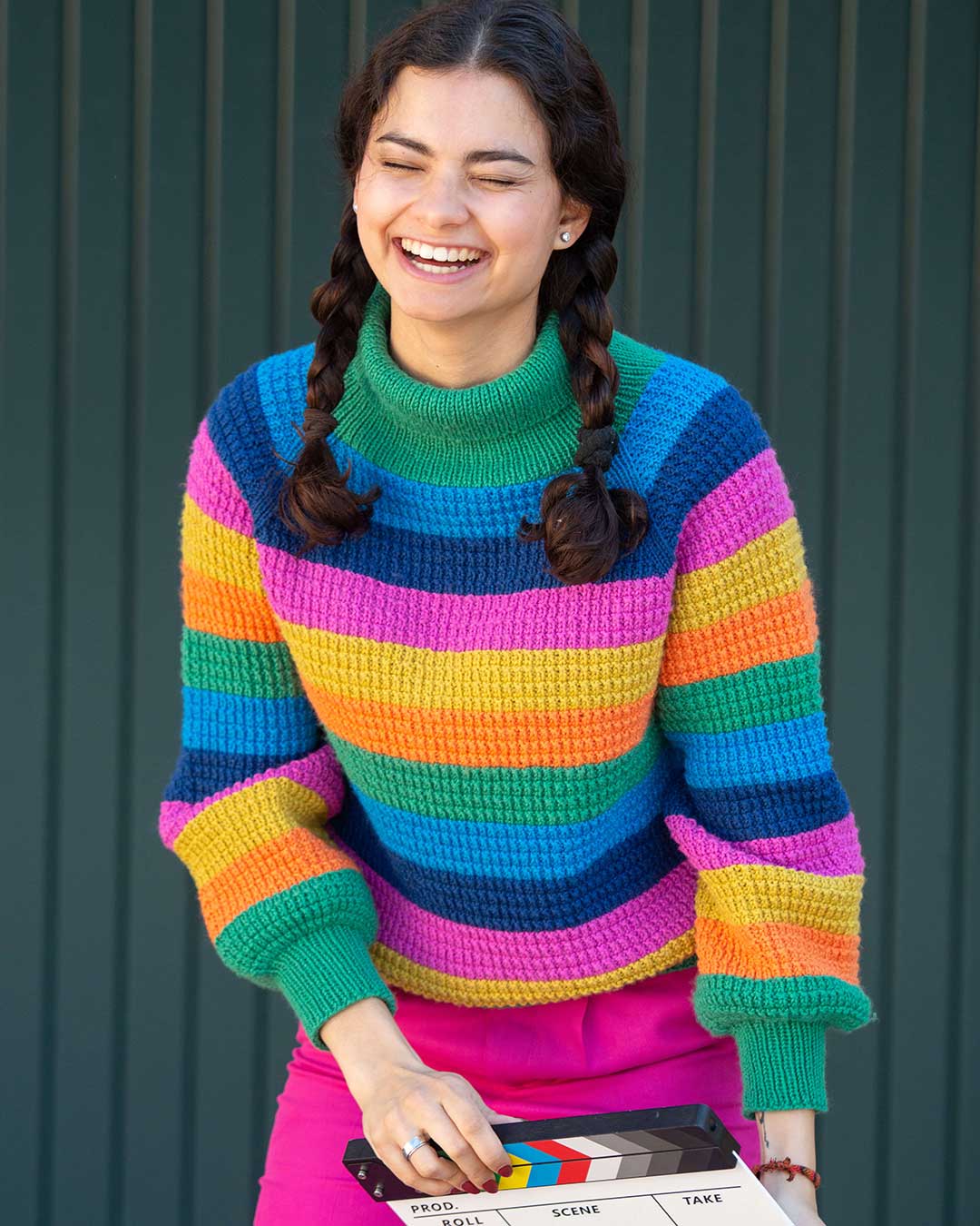 Colorful raglan sweater with balloon sleeves